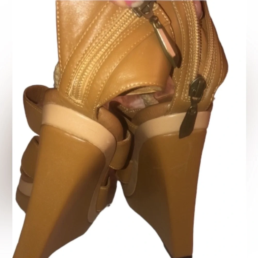 Diane Von Furstenberg size 10 caramel / tan leather platform heel rope detail
